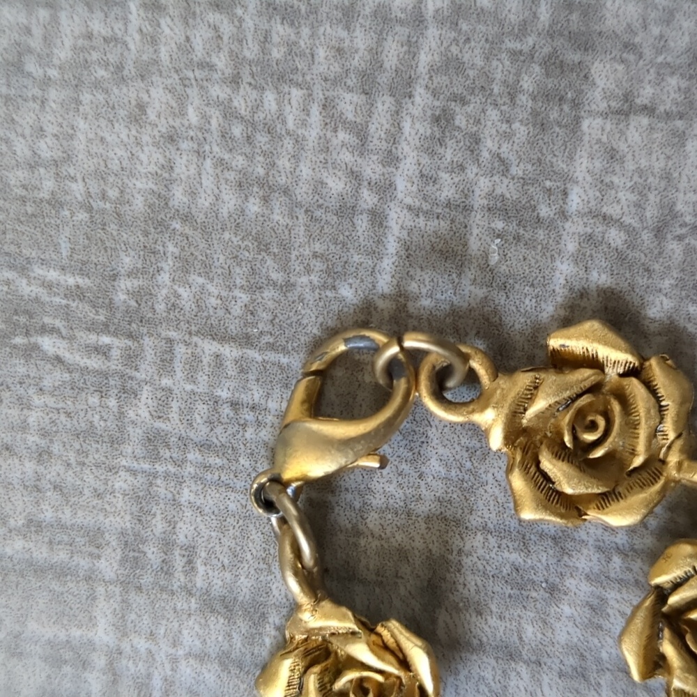 Vintage Elegant Gold Rose Bracelet - Picture 5 of 6